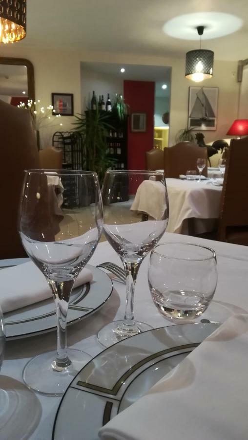 Hotel De Bretagne Dol Centre Ville - Hotel Et Restaurant Dol-de-Bretagne Zewnętrze zdjęcie